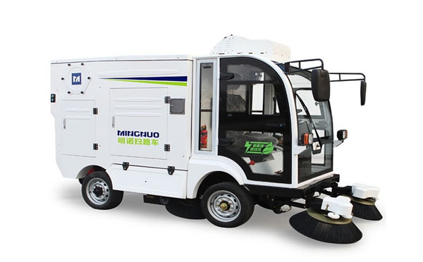 阿瓦提四轮扫路车MN-S1800配备240L标准垃圾桶